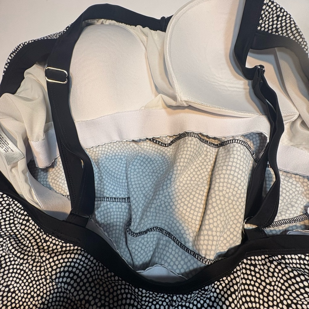 Catherine tiered tankini top featuring a black and white geometric star 20 - Picture 9 of 10